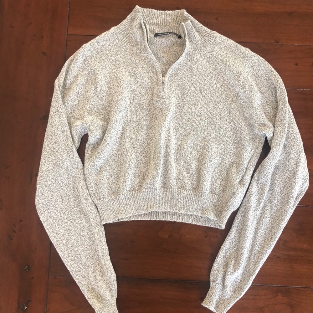 Brandy Melville crop gray sweater